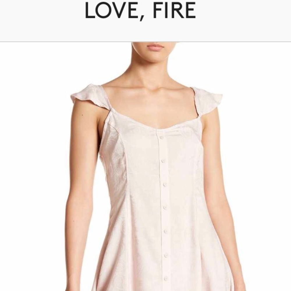 🏵LOVE FIRE BUTTON FRONT FLUTTER-SLEEVE DRESSES 👗 - Picture 6 of 8